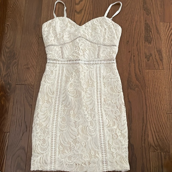 White cream lace dress - Picture 1 of 3
